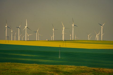 Israeli investors secure $120 million USD loan to build wind power in Romania